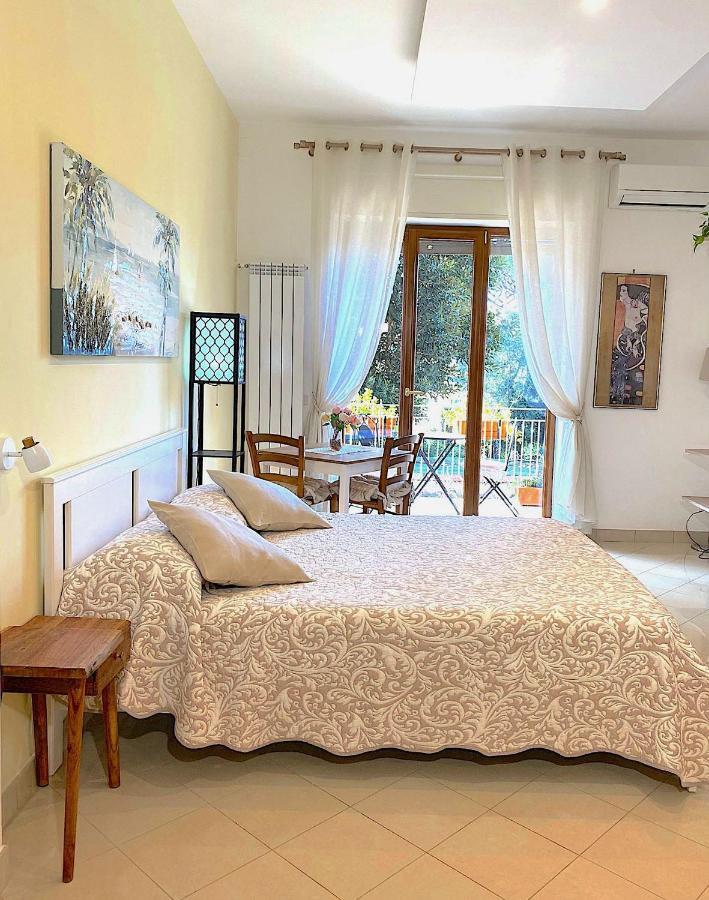 Angelina Suite B&B - Sorrento Centro Exterior photo
